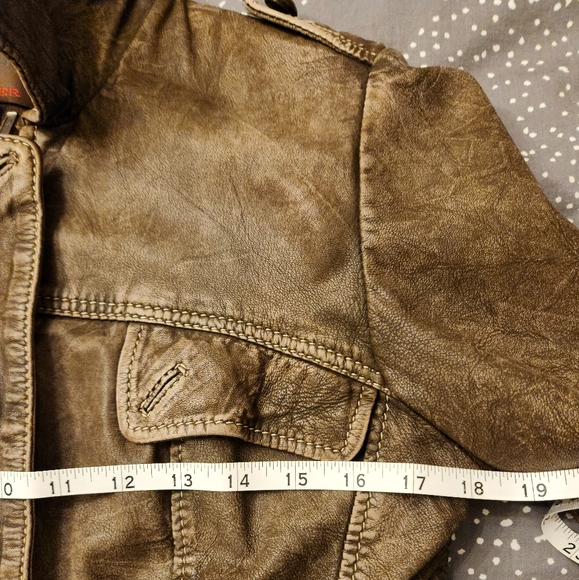 Danier authentic leather jacket - Picture 13 of 14